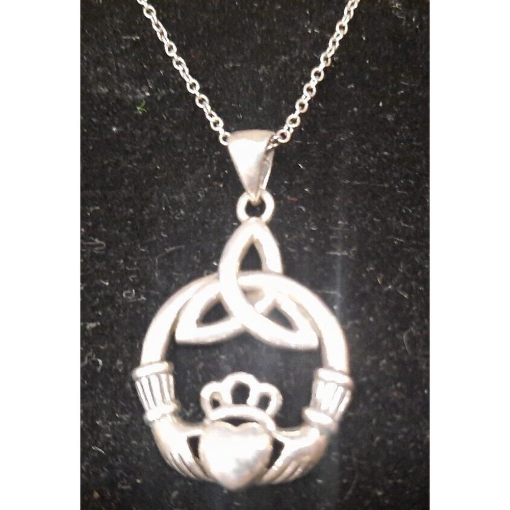 Vintage STERLING SILVER CLADDAGH Pendant & Chain 925 18" long Classic Irish